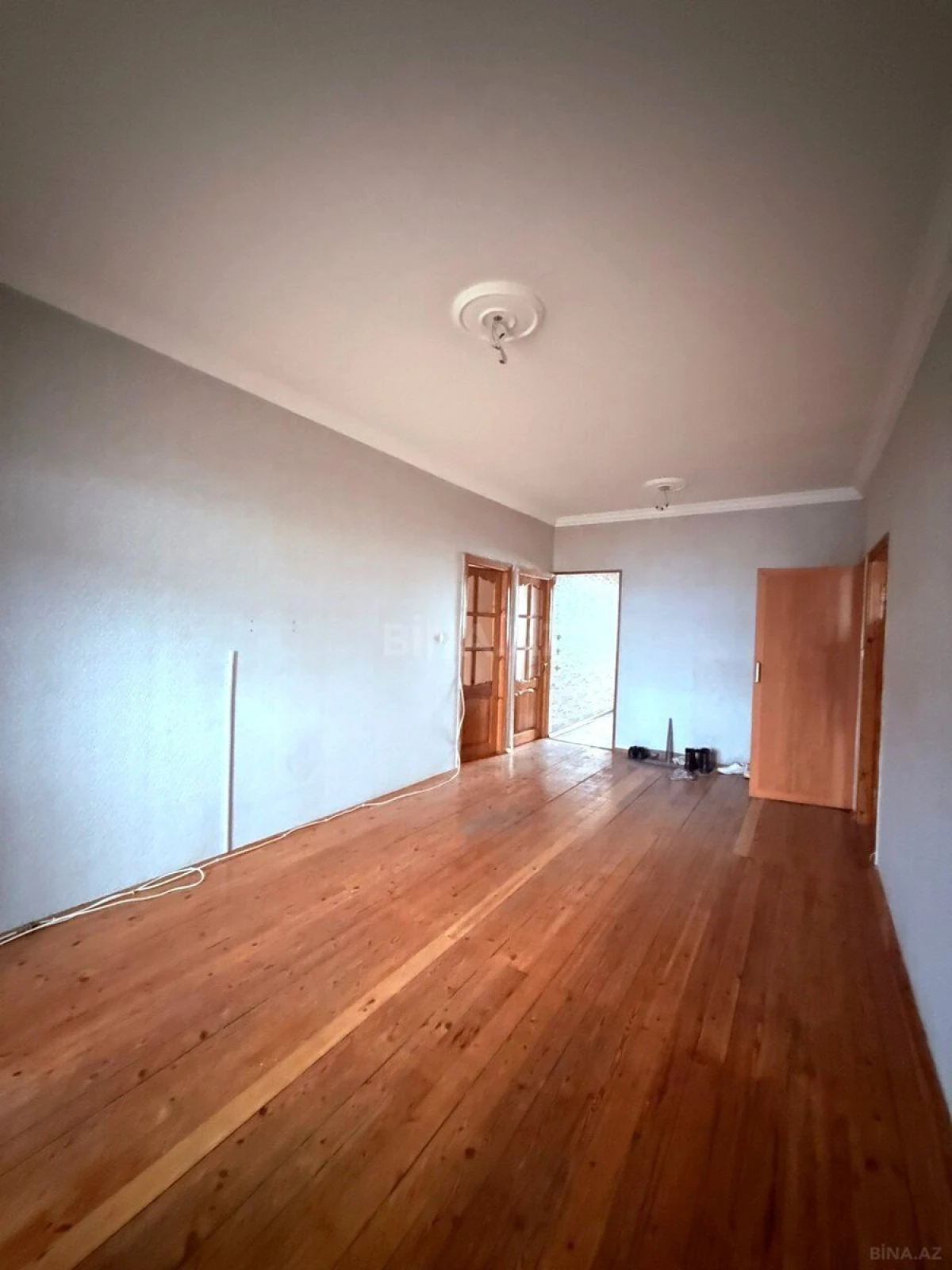 Satılır 4 otaqlı mənzil 100 m²