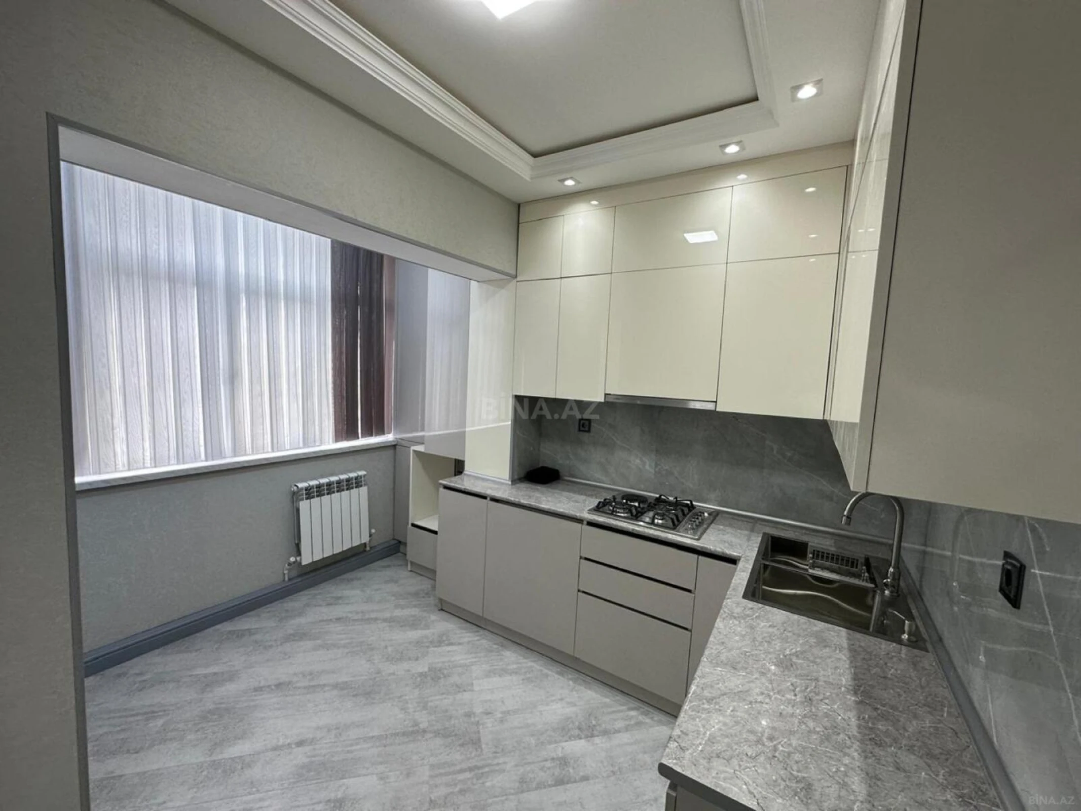 Satılır 3 otaqlı mənzil 84 m²