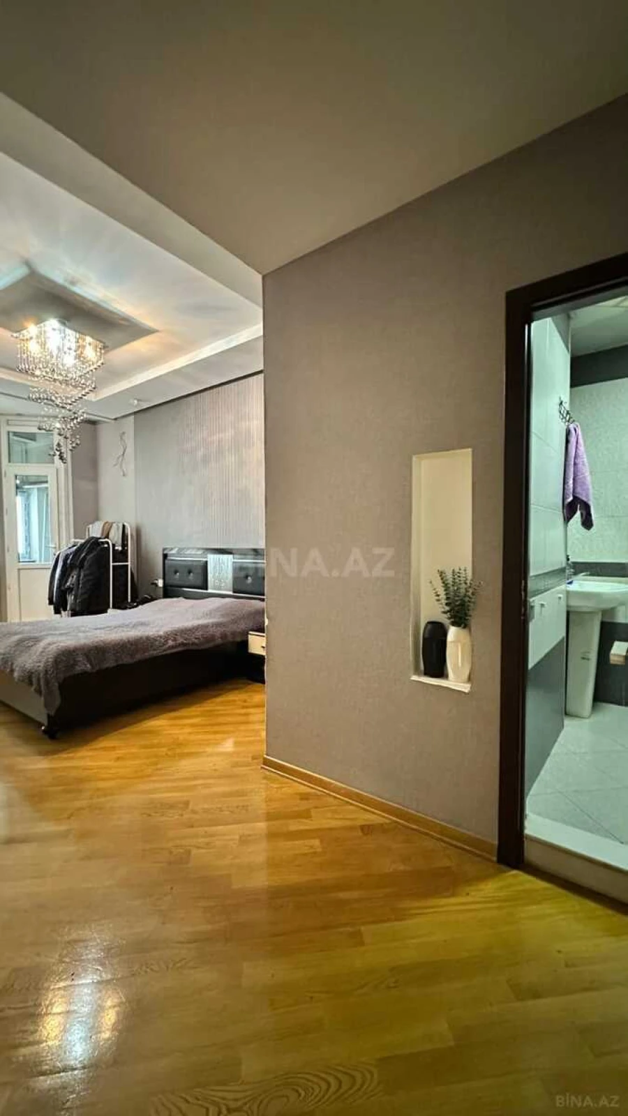 Satılır 4 otaqlı mənzil 127 m²