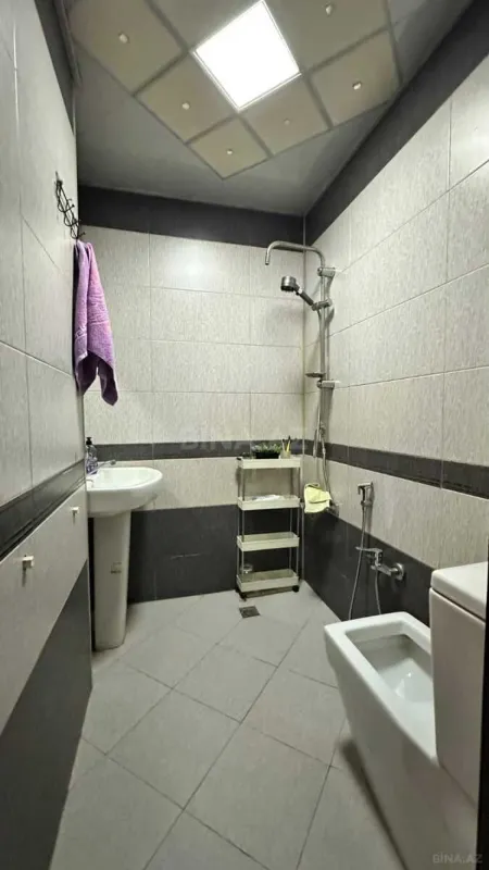 Satılır 4 otaqlı mənzil 127 m²