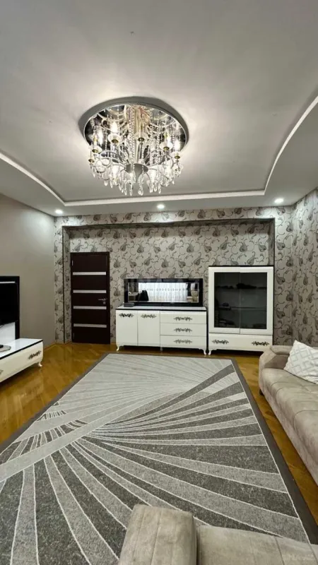 Satılır 4 otaqlı mənzil 127 m²