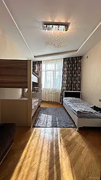 Satılır 4 otaqlı mənzil 127 m²