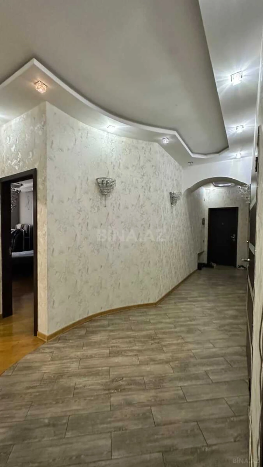 Satılır 4 otaqlı mənzil 127 m²