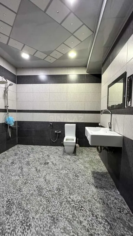 Satılır 4 otaqlı mənzil 127 m²