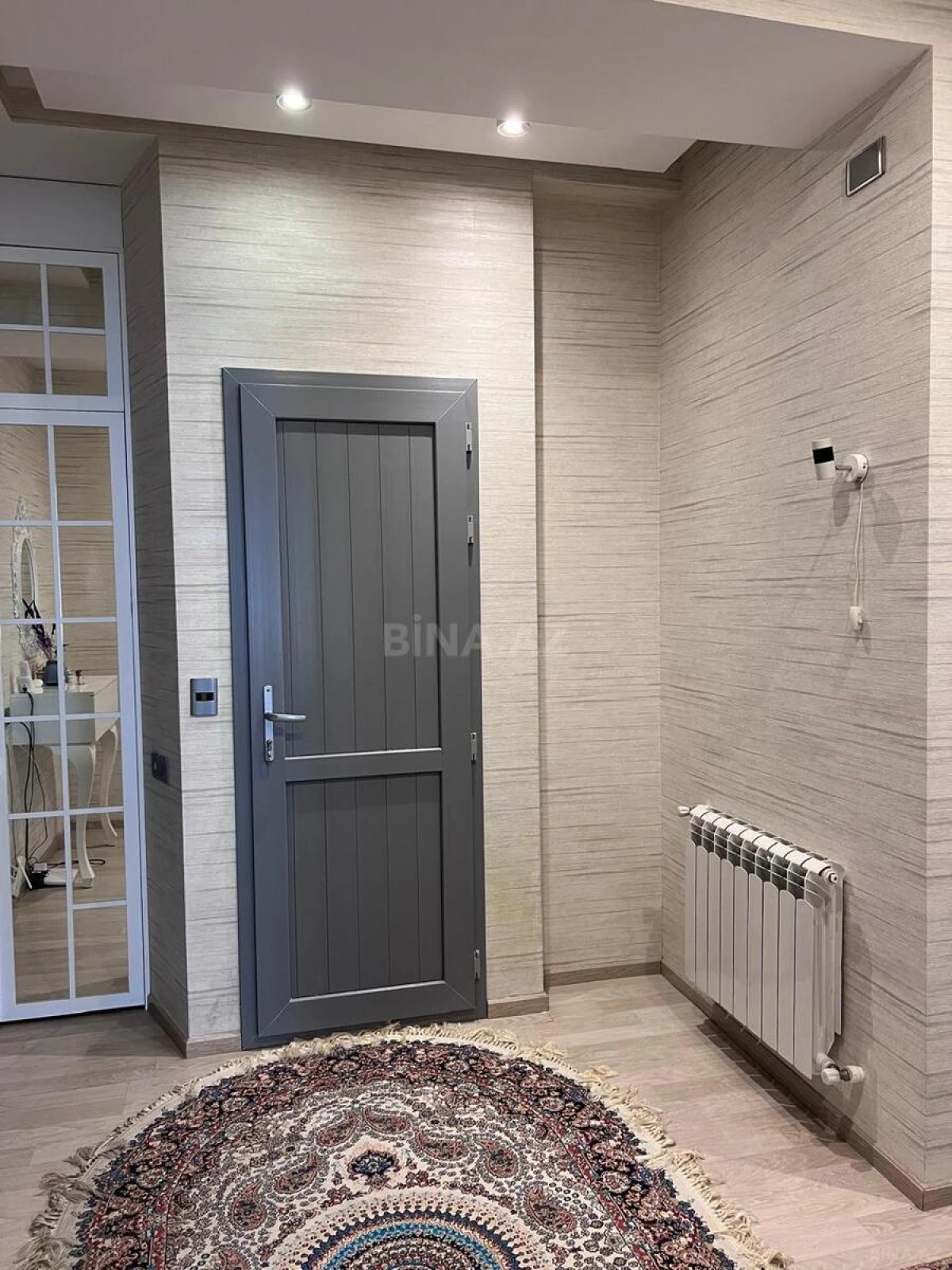 Satılır 2 otaqlı mənzil 87 m²