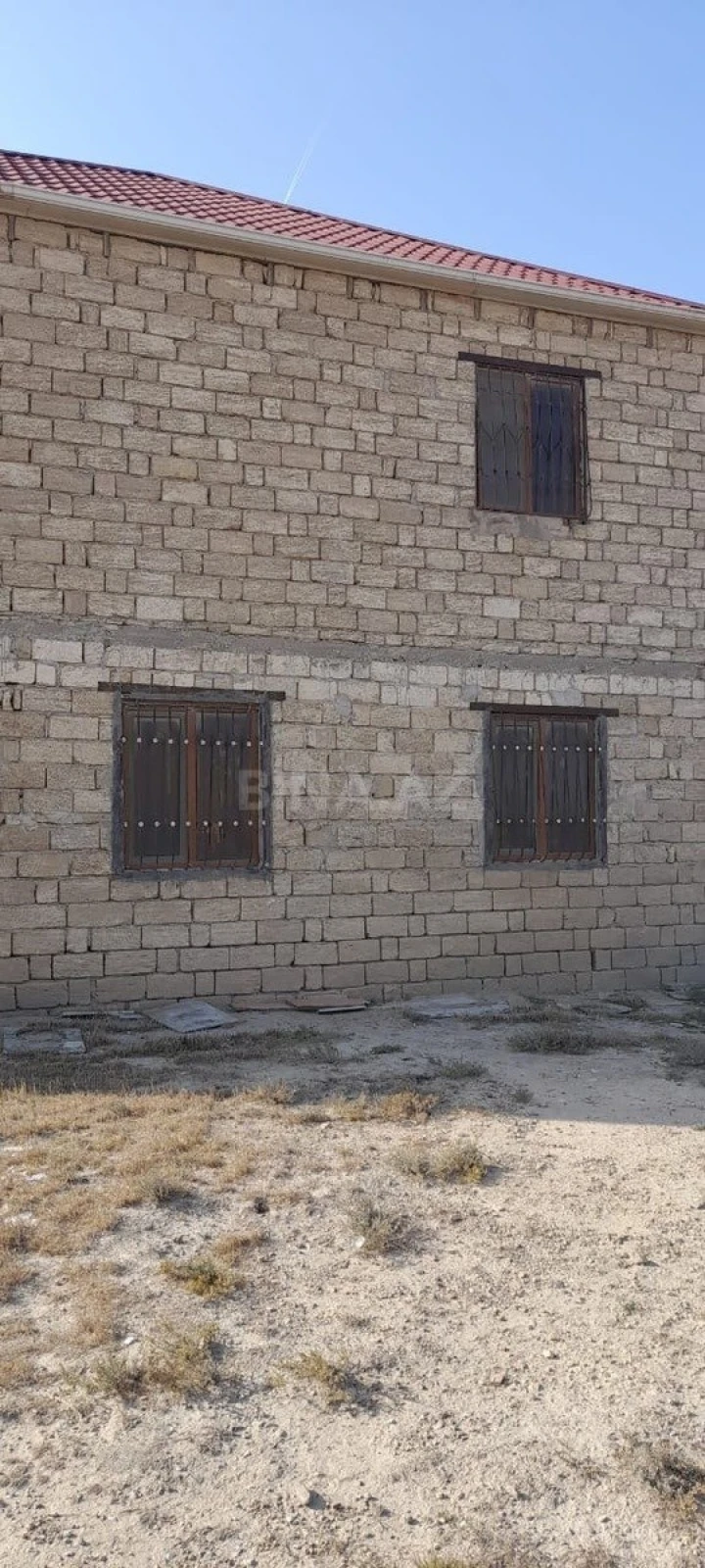 Satılır 6 otaqlı həyət evi 300 m²