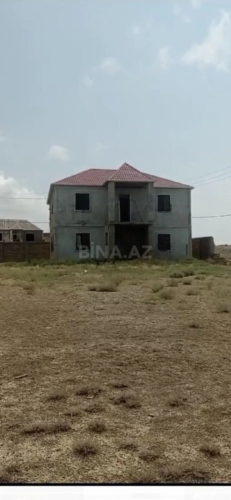 Satılır 6 otaqlı həyət evi 300 m²