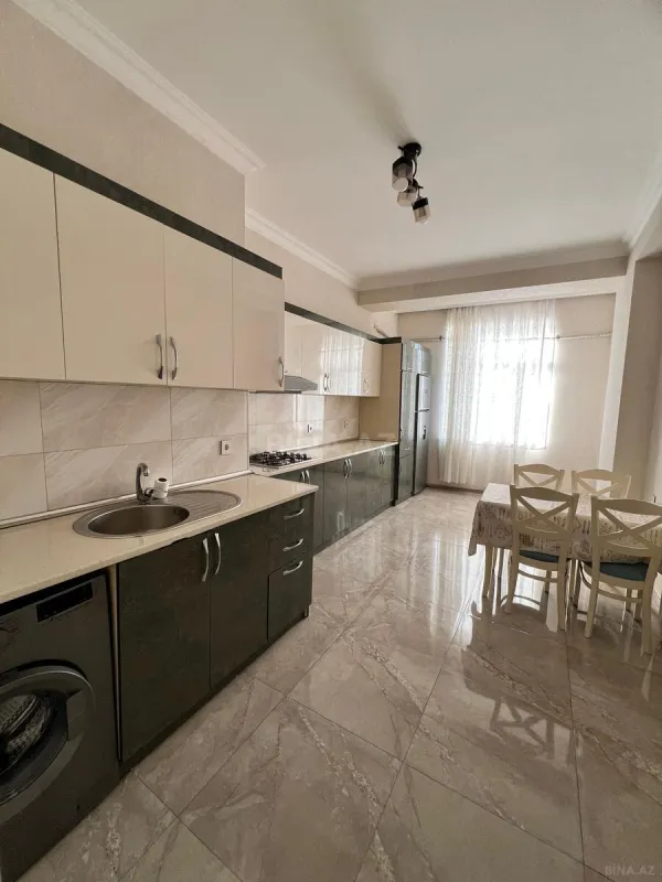 Kirayə verilir 3 otaqlı mənzil 125 m²
