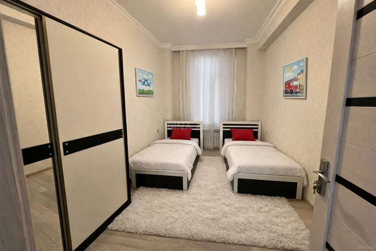 Kirayə verilir 3 otaqlı mənzil 125 m²