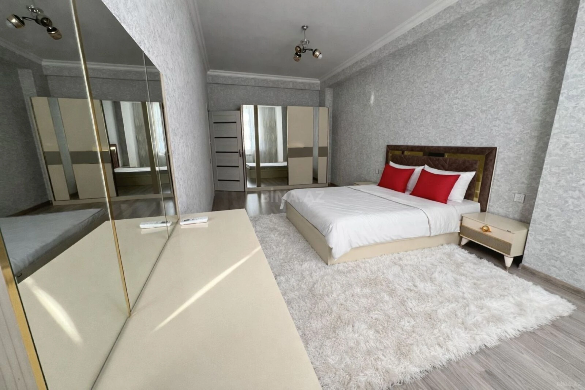 Kirayə verilir 3 otaqlı mənzil 125 m²