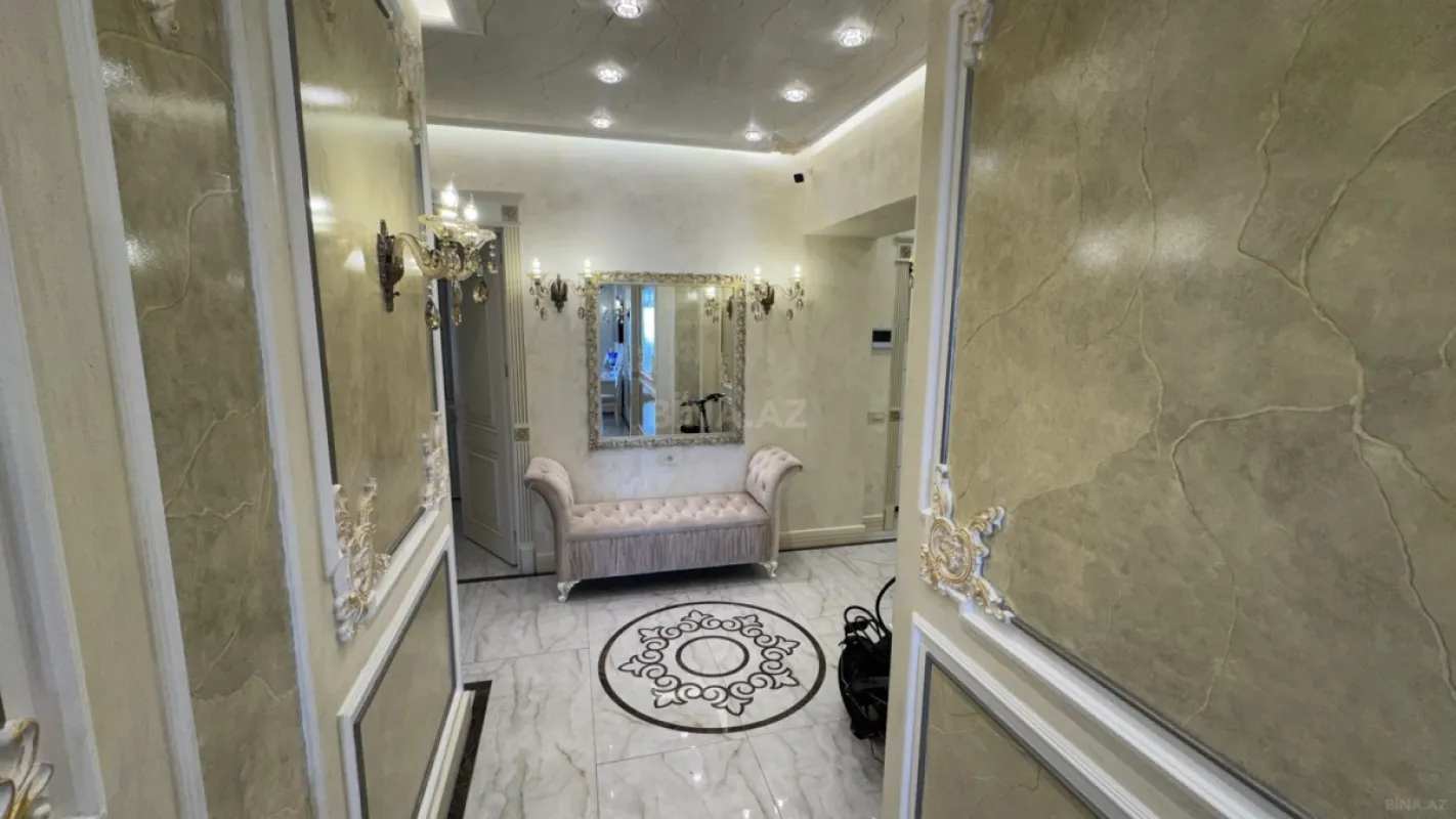 Satılır 3 otaqlı mənzil 147 m²