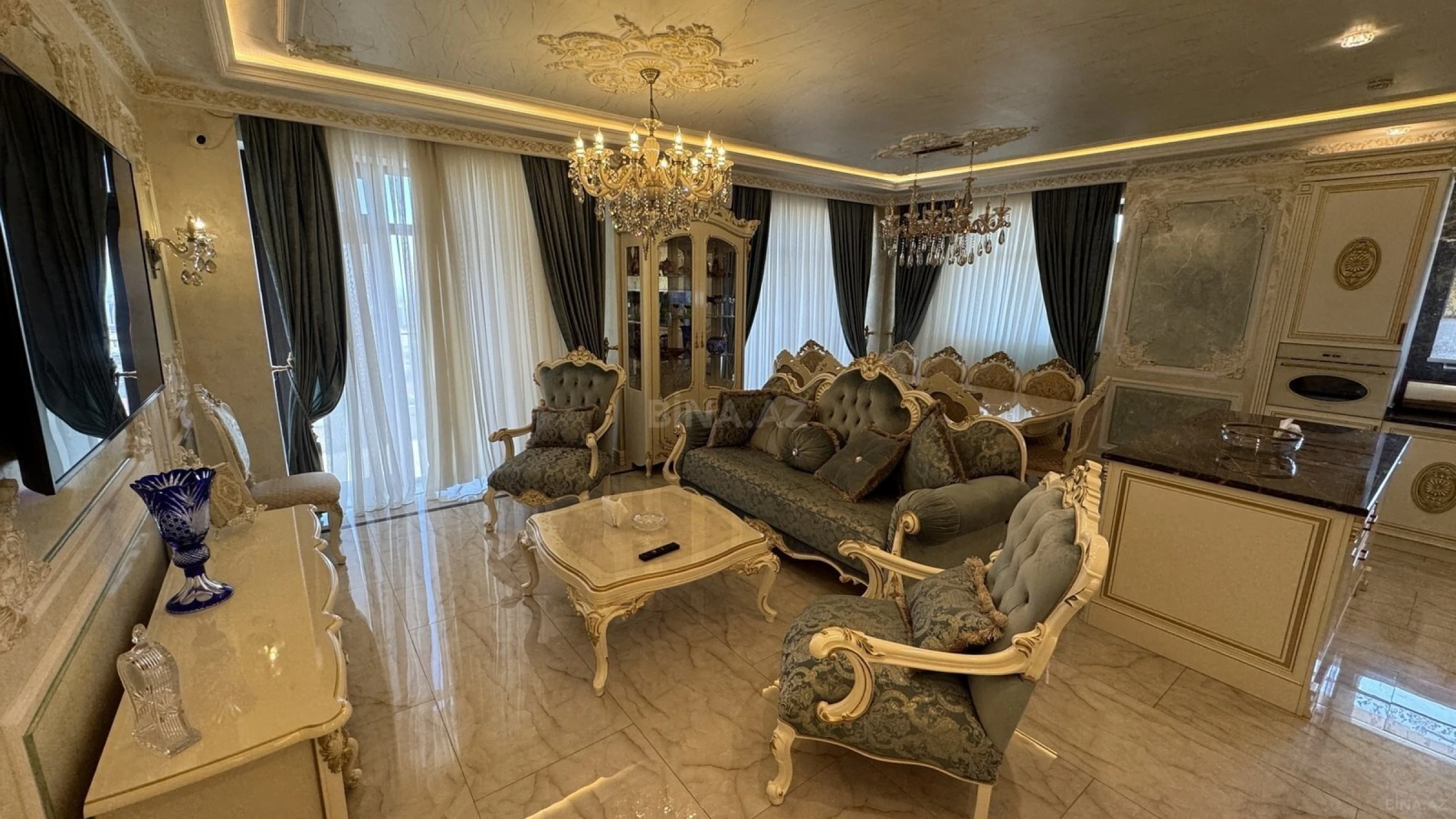 Satılır 3 otaqlı mənzil 147 m²