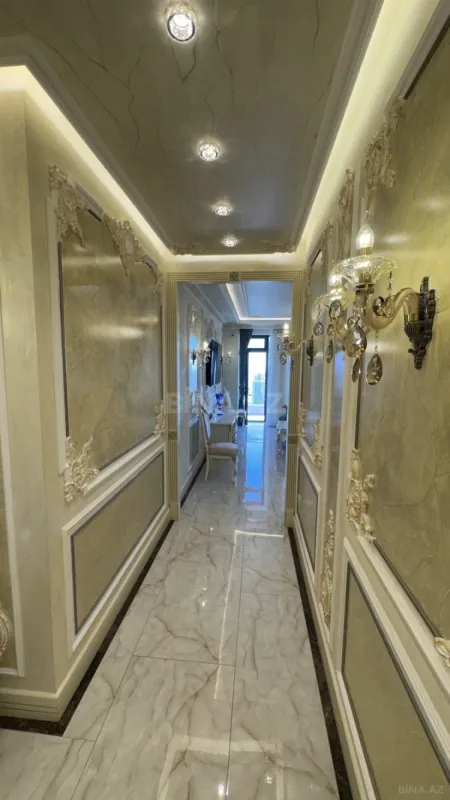 Satılır 3 otaqlı mənzil 147 m²