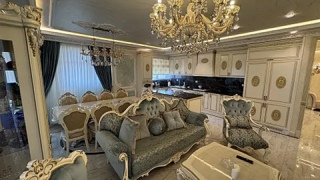 Satılır 3 otaqlı mənzil 147 m²