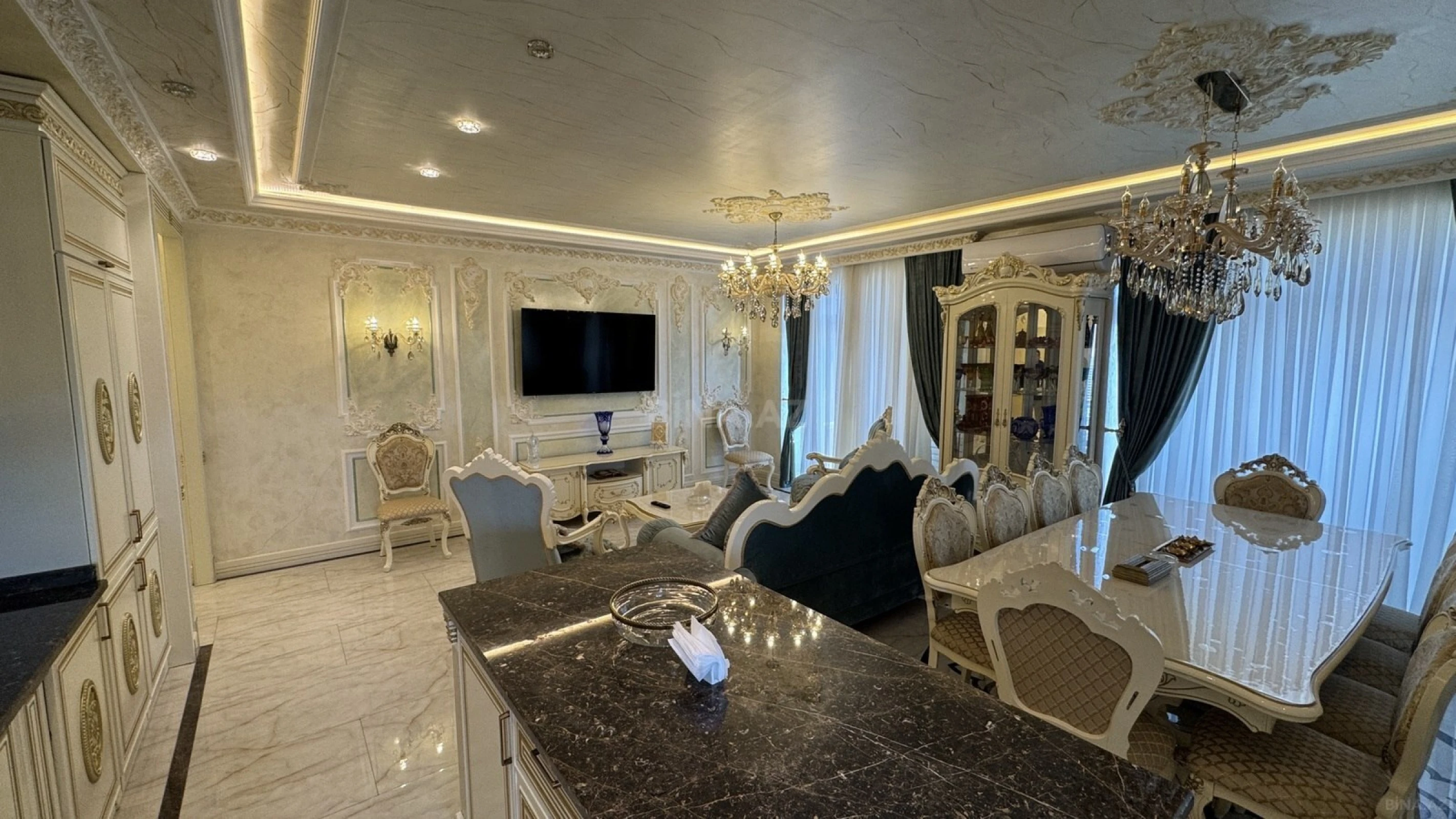 Satılır 3 otaqlı mənzil 147 m²