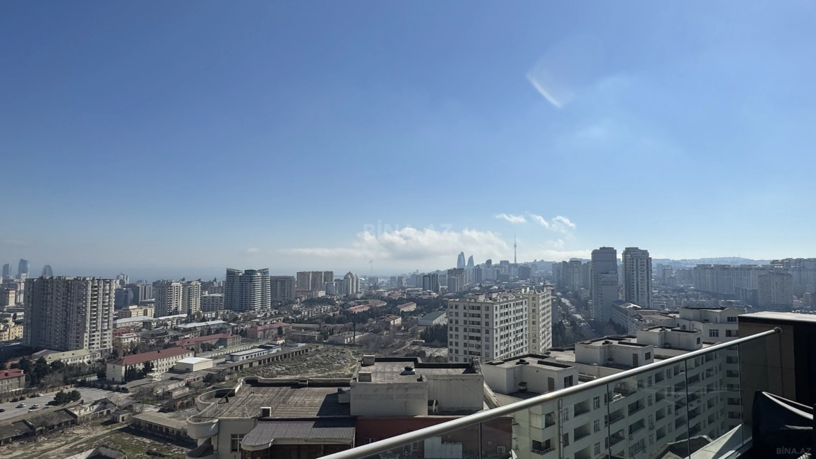 Satılır 3 otaqlı mənzil 147 m²