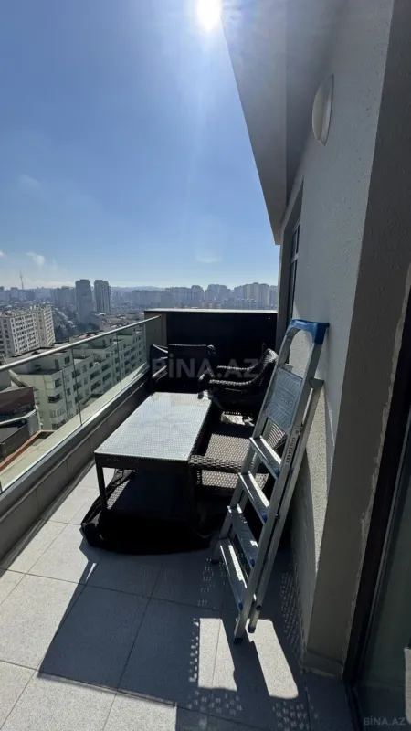 Satılır 3 otaqlı mənzil 147 m²