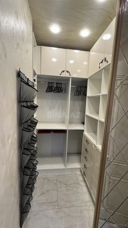 Satılır 3 otaqlı mənzil 147 m²