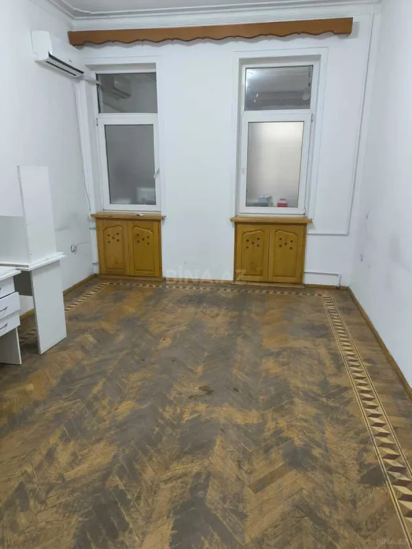 Kirayə verilir 5 otaqlı ofis 160 m²