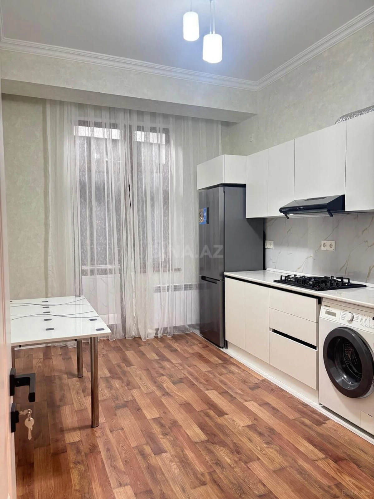 Kirayə verilir 2 otaqlı mənzil 86 m²