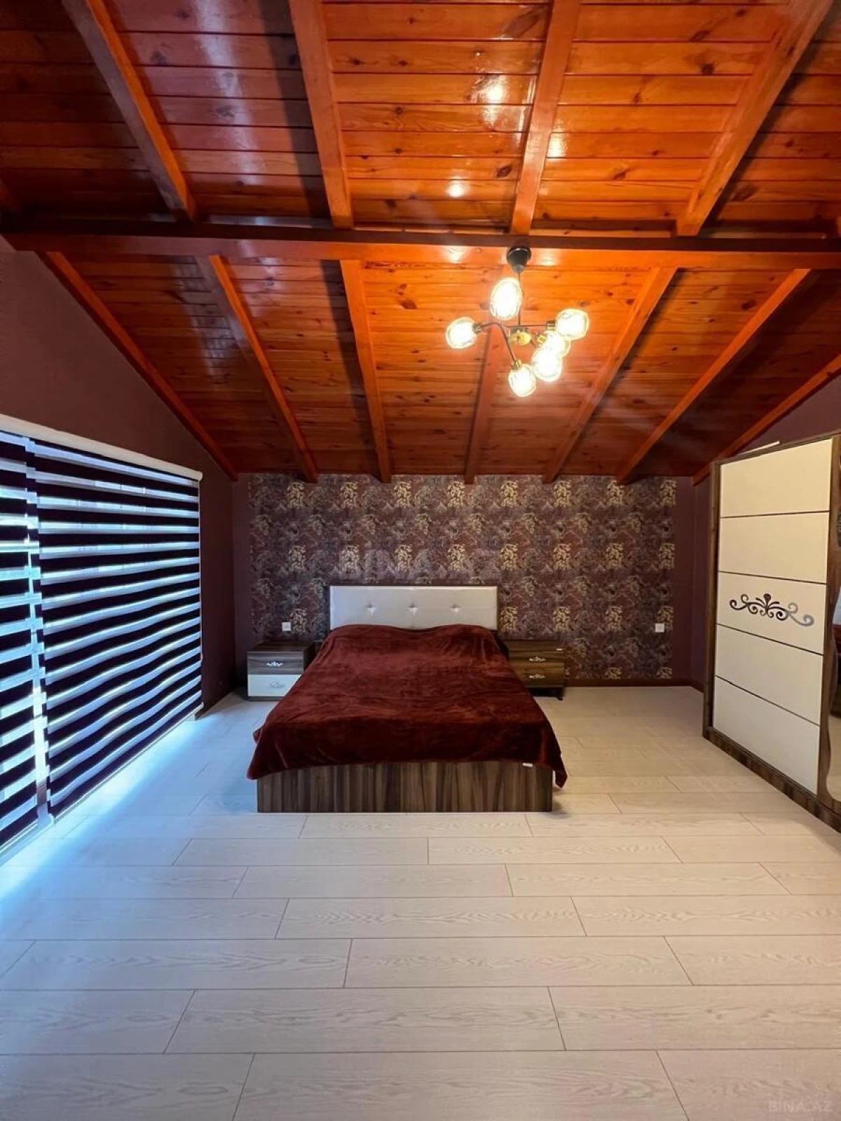 Satılır 5 otaqlı həyət evi 220 m²