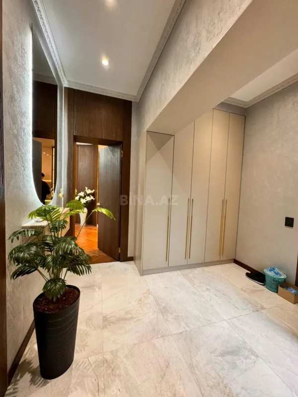 Satılır 3 otaqlı mənzil 91 m²