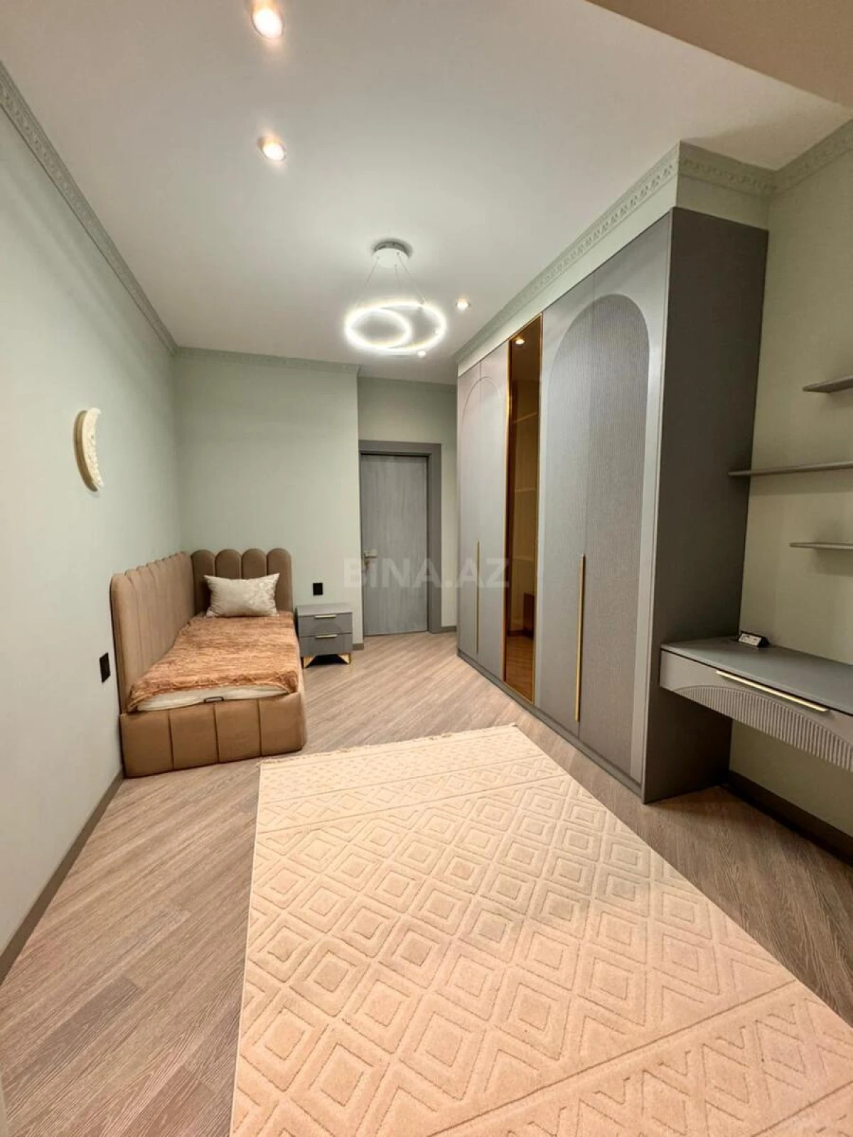 Satılır 3 otaqlı mənzil 91 m²