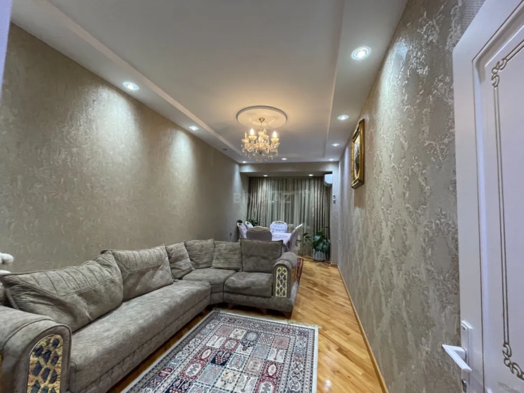 Satılır 3 otaqlı mənzil 130 m²