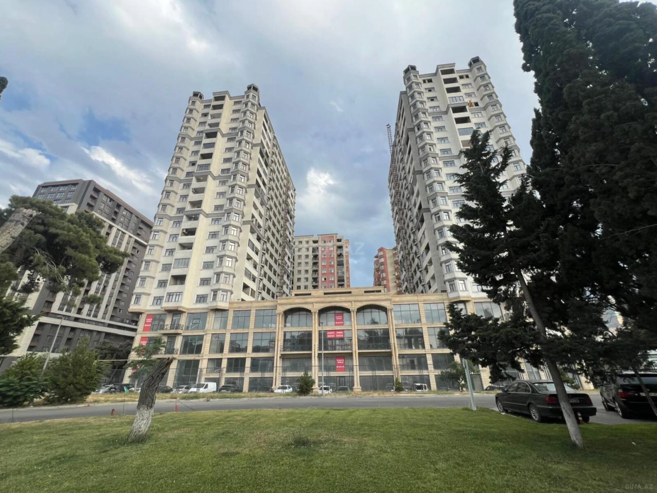 Satılır 2 otaqlı mənzil 66 m²