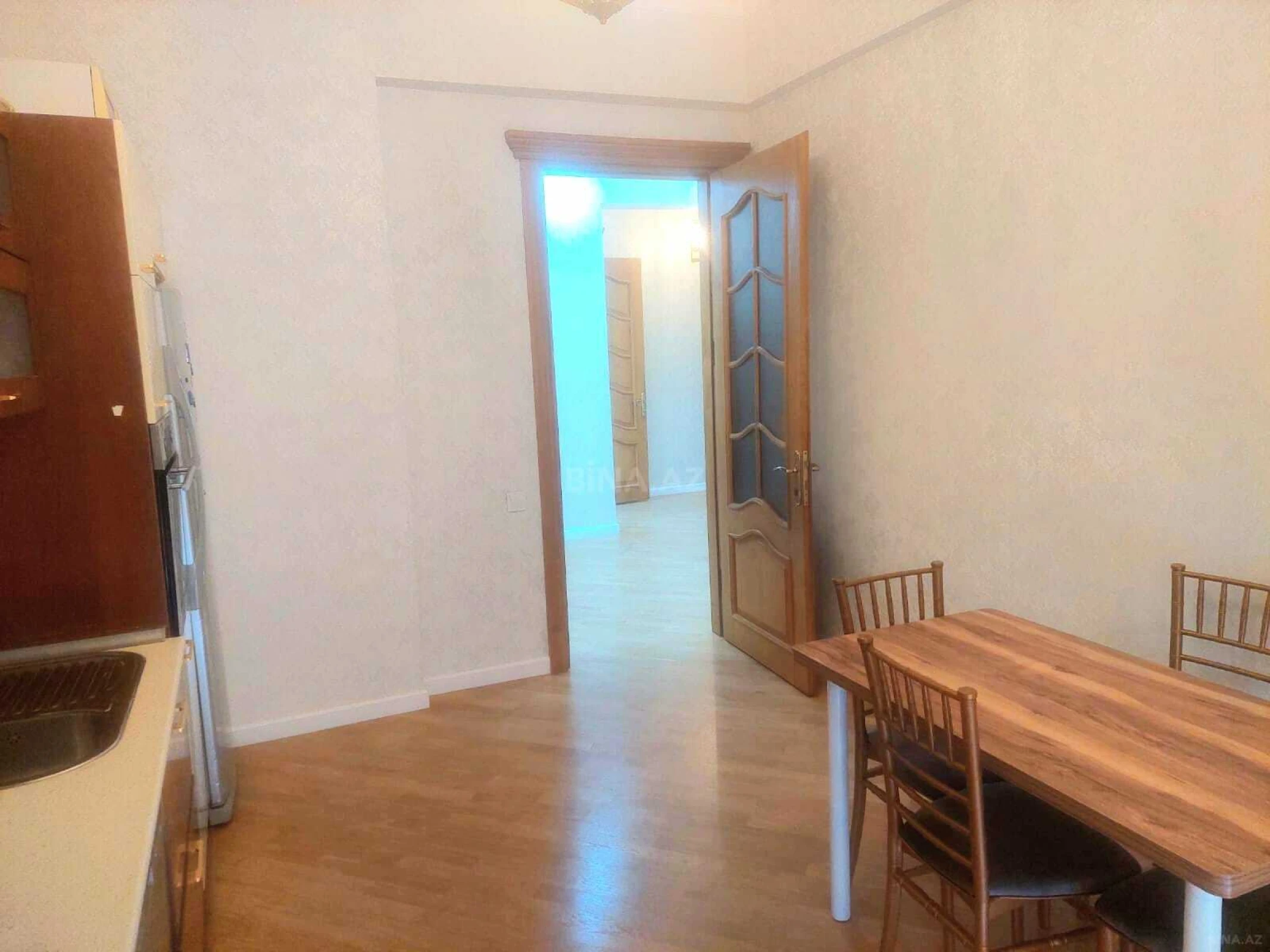 Kirayə verilir 3 otaqlı mənzil 150 m²