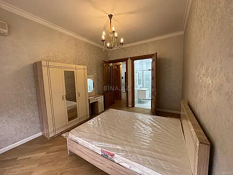 Kirayə verilir 3 otaqlı mənzil 150 m²