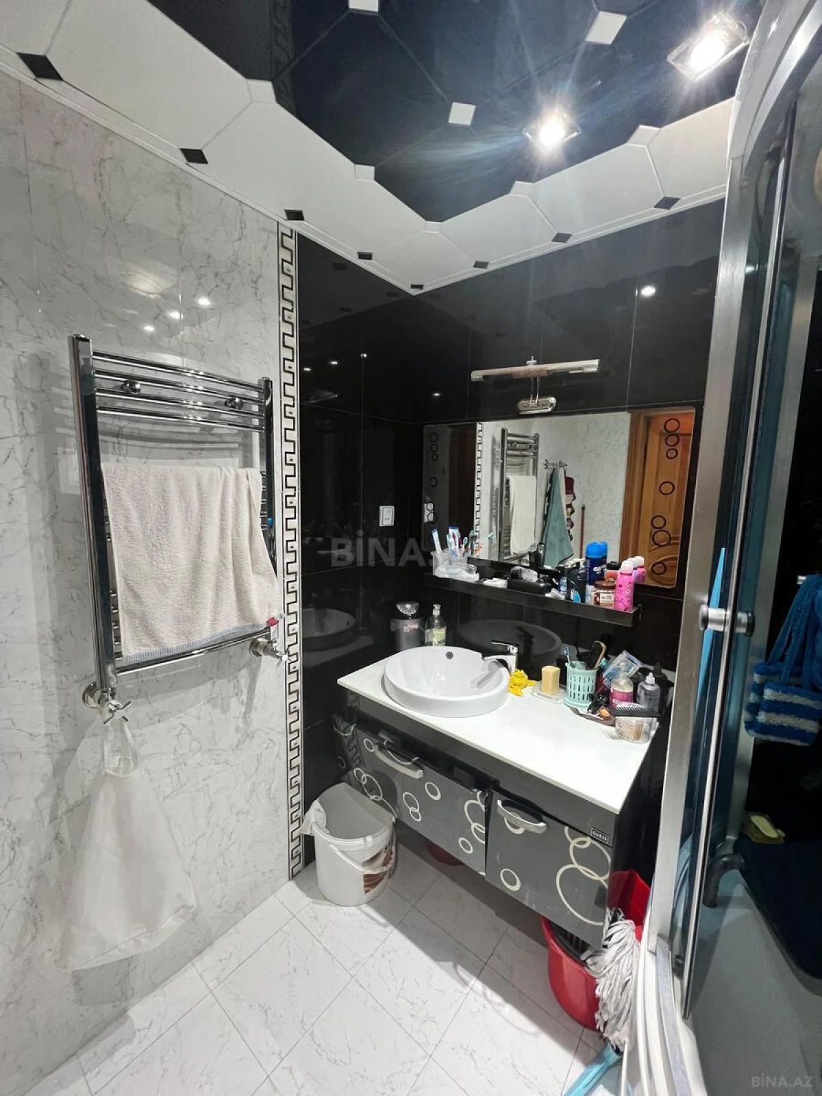 Satılır 3 otaqlı mənzil 130 m²