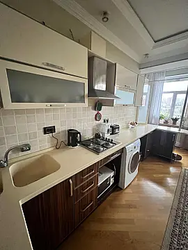 Satılır 3 otaqlı mənzil 130 m²