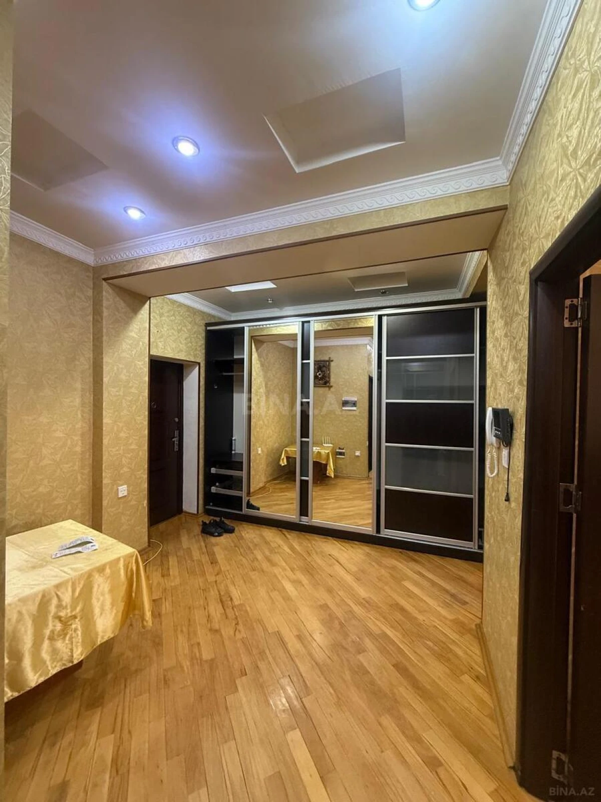 Kirayə verilir 3 otaqlı mənzil 100 m²