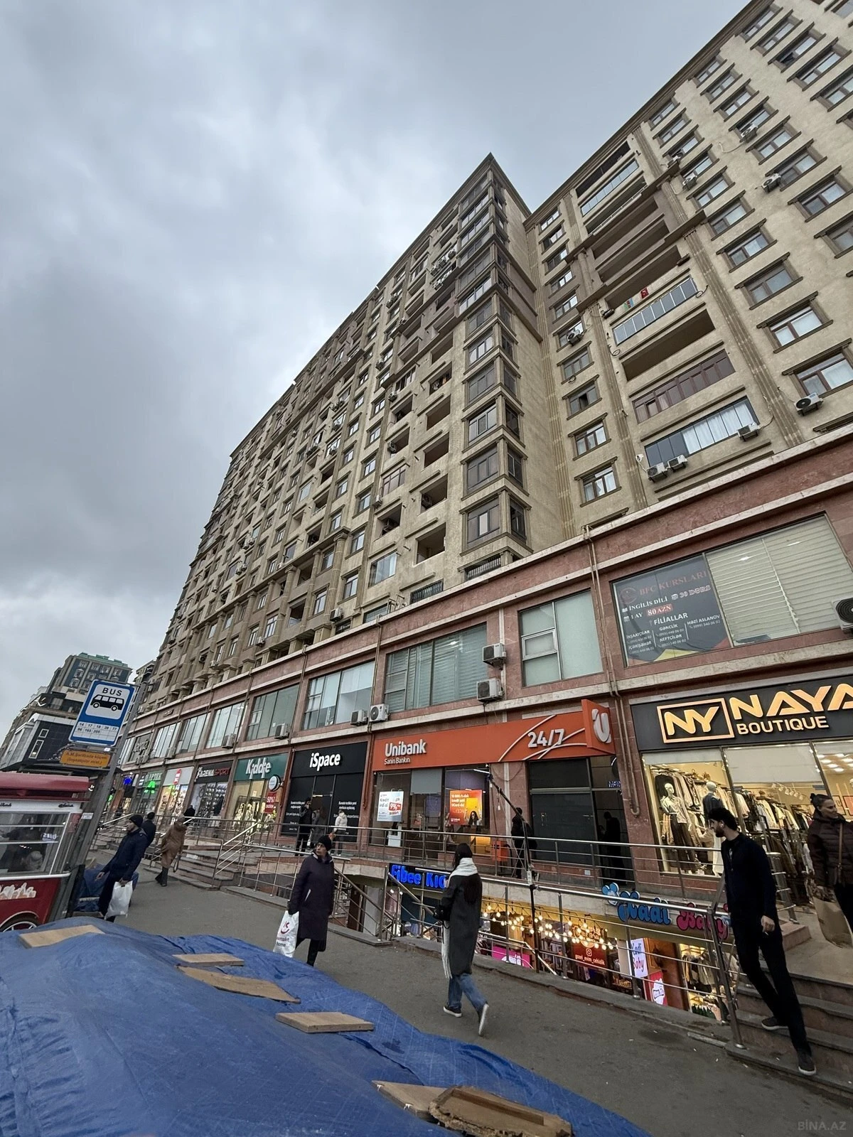 Kirayə verilir 2 otaqlı mənzil 65 m²