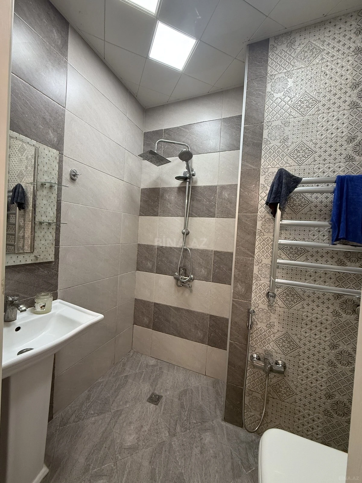 Kirayə verilir 2 otaqlı mənzil 65 m²