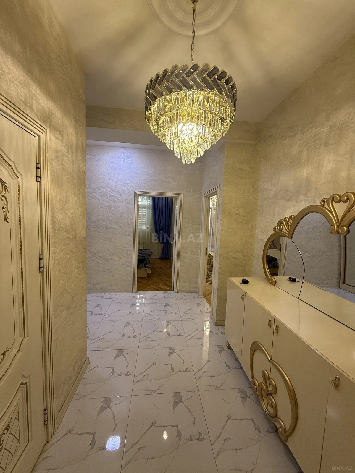 Kirayə verilir 2 otaqlı mənzil 65 m²