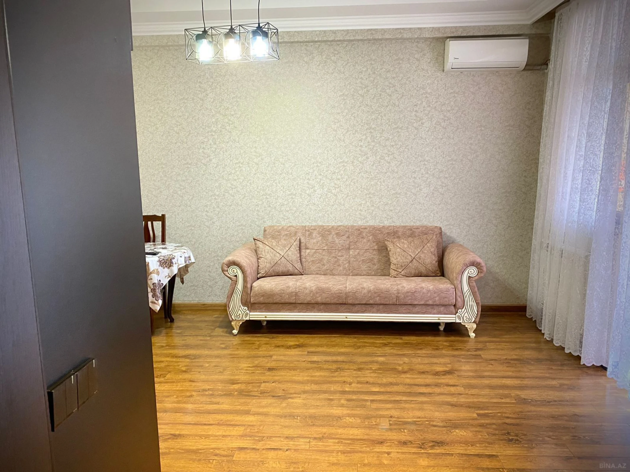 Kirayə verilir 2 otaqlı mənzil 60 m²