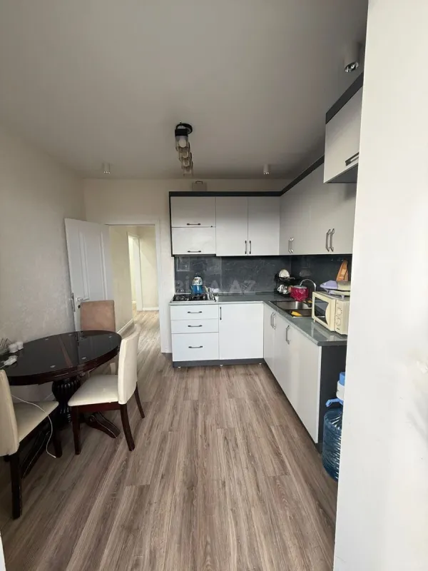 Satılır 3 otaqlı mənzil 82 m²