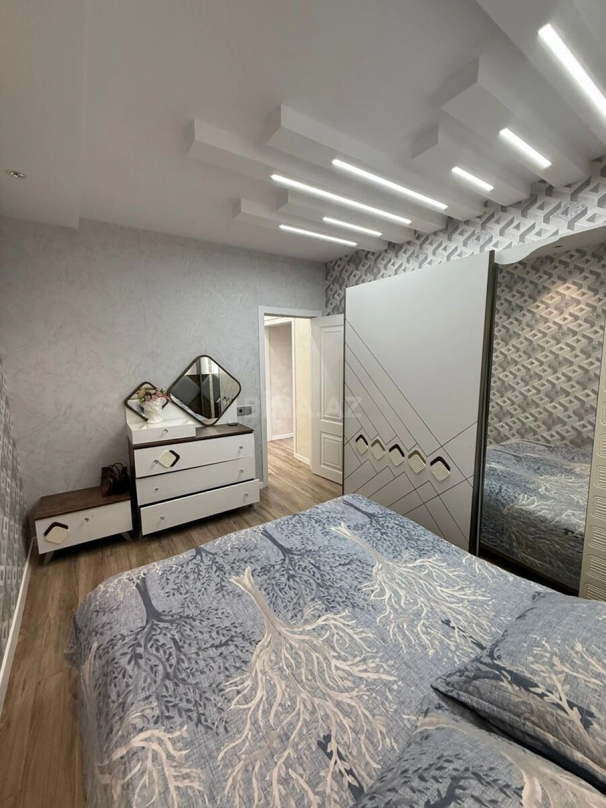 Satılır 3 otaqlı mənzil 82 m²