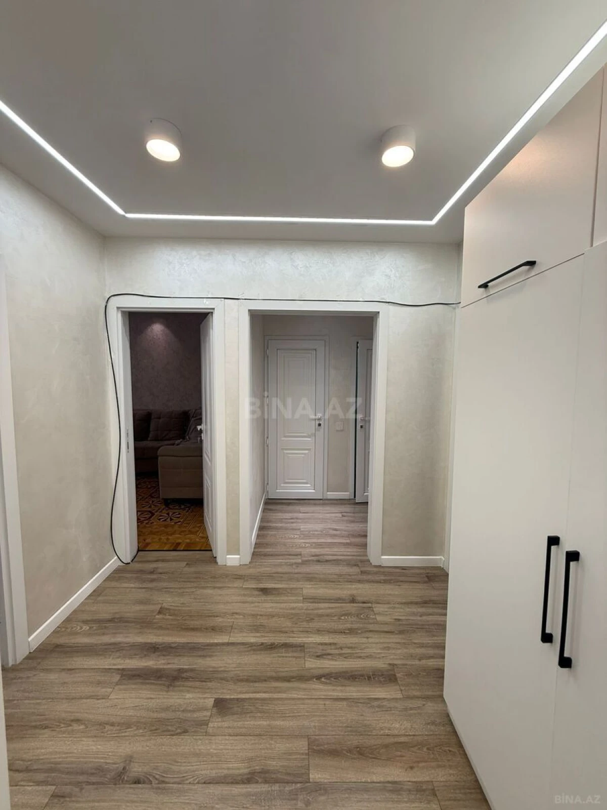 Satılır 3 otaqlı mənzil 82 m²