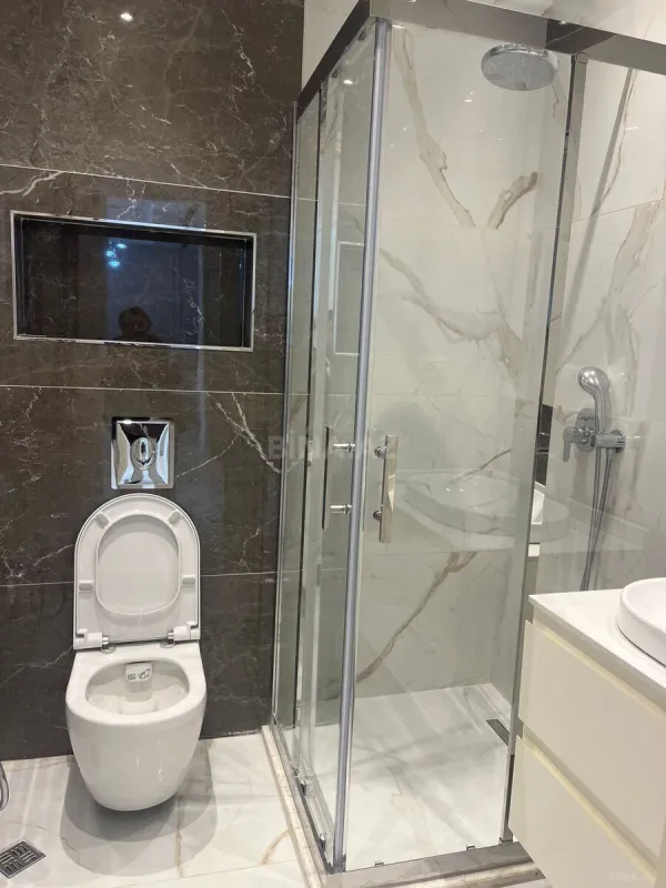 Kirayə verilir 2 otaqlı mənzil 74 m²