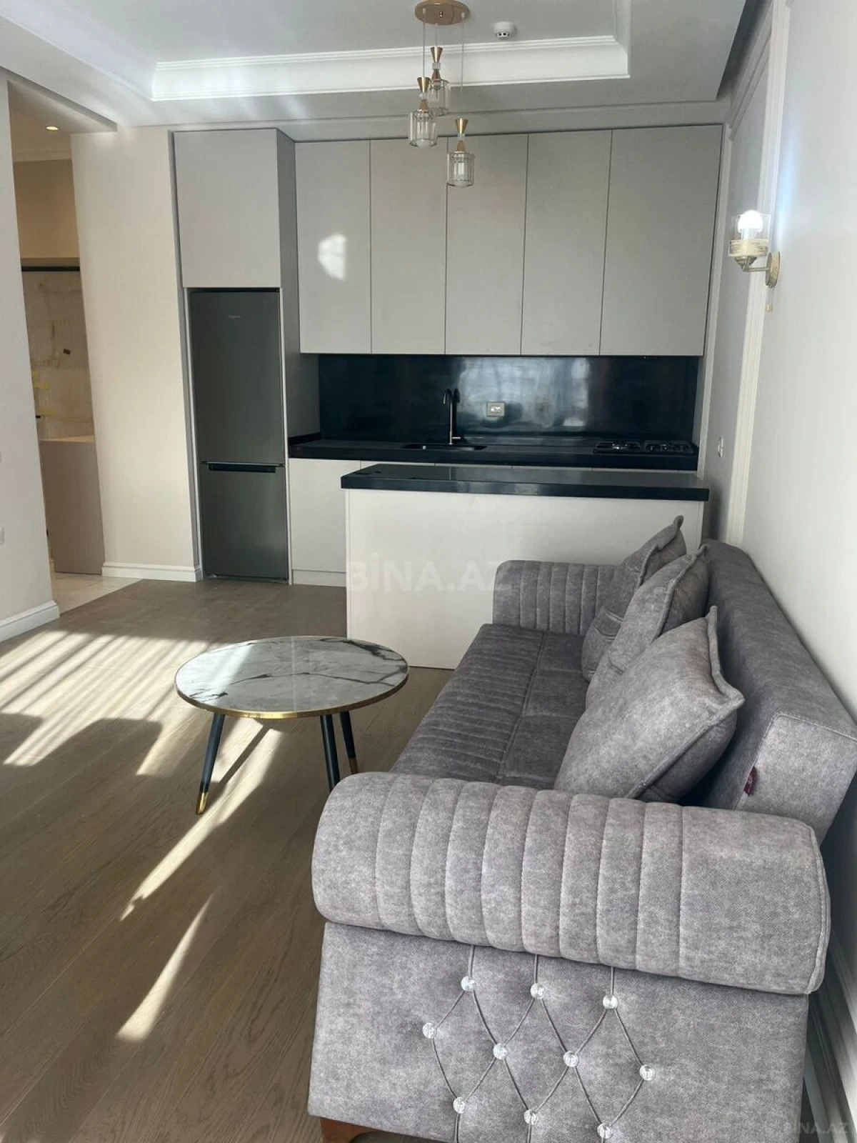 Kirayə verilir 2 otaqlı mənzil 74 m²