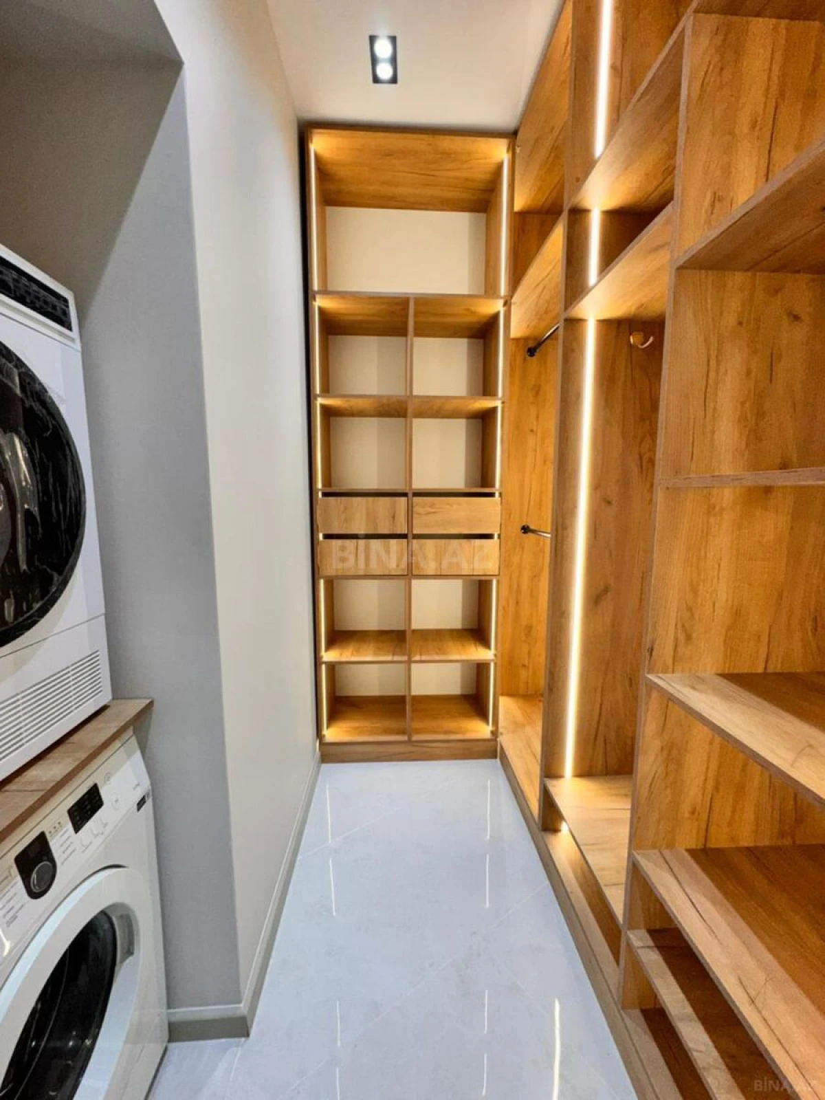 Satılır 2 otaqlı mənzil 68 m²