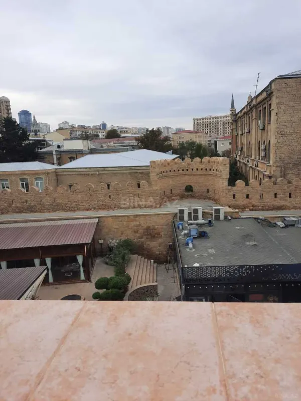 Kirayə verilir 3 otaqlı mənzil 150 m²