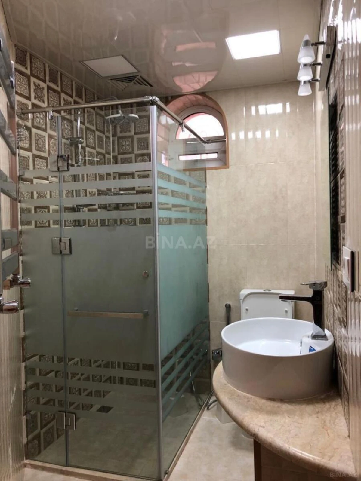 Kirayə verilir 3 otaqlı mənzil 150 m²