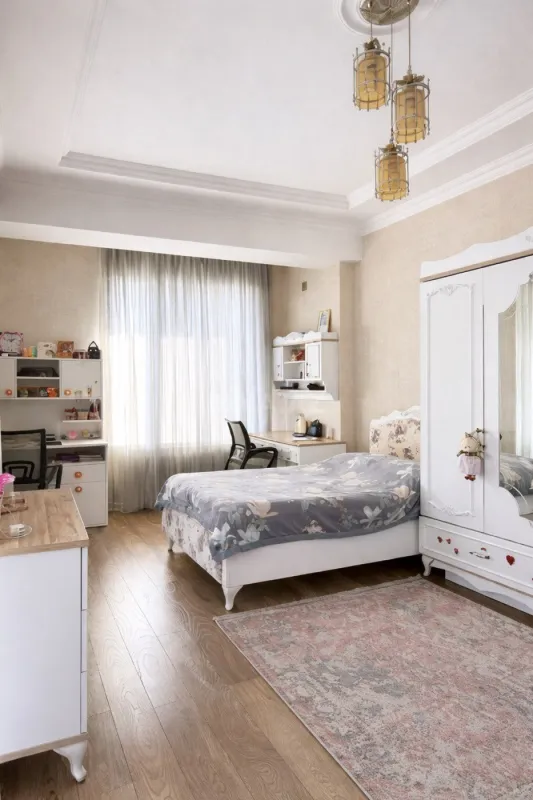 Satılır 4 otaqlı mənzil 170 m²