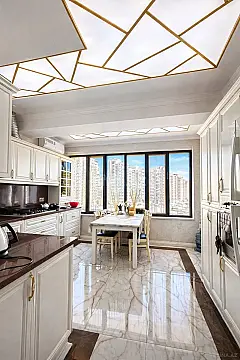 Satılır 4 otaqlı mənzil 170 m²