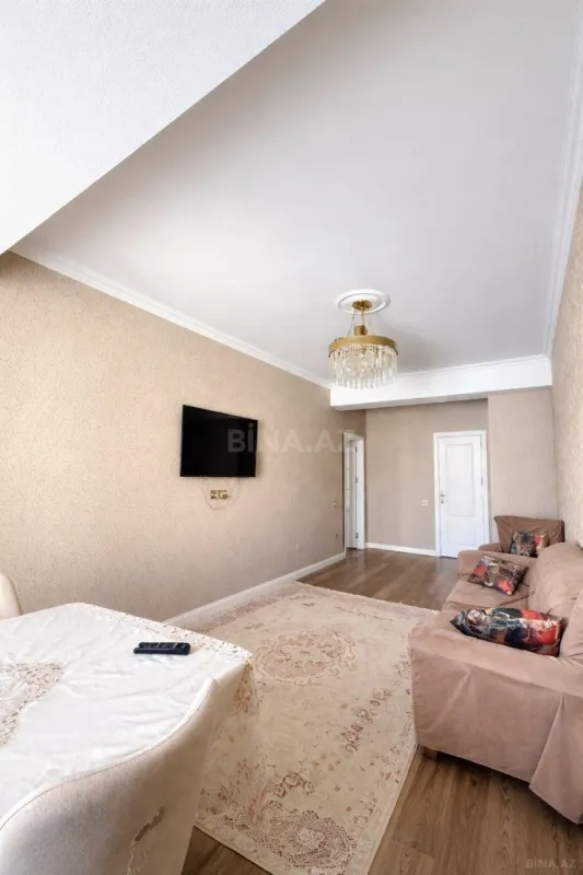 Satılır 4 otaqlı mənzil 170 m²