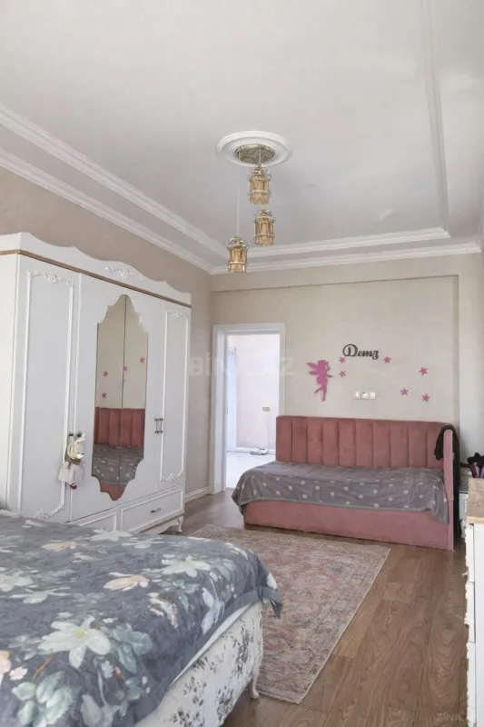 Satılır 4 otaqlı mənzil 170 m²
